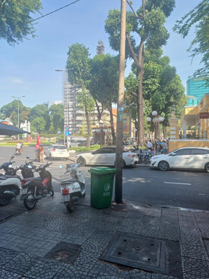 cho thuê căn tầng trệt chung cư ngay nhà thờ đức bà giá 9,8triệu/tháng