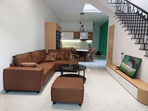 cho thuê nhà mới đẹp tại hoà xuân, gần cầu nguyễn tri phương.