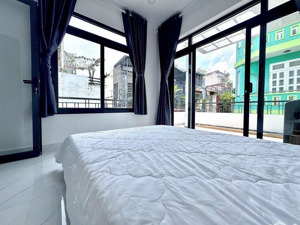 12 tỷ có ngay chdv 13 phòng dòng tiền 45 triệu/tháng, nguyễn thượng hiền, 6,5x16m; 80m2; 5 tầng