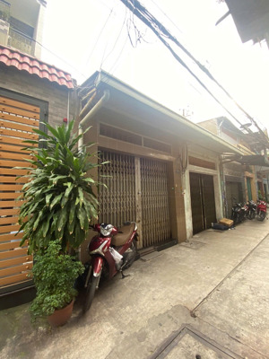 cho thuê nguyên căn 753/15 lò gốm, 7.5x35m, tổng 244m2. giá 20tr/th, cho thuê dài hạn