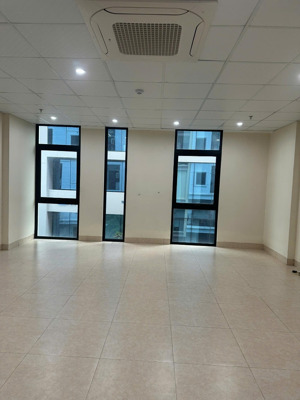 cho thuê văn phòng yên xá, tân triều, thanh trì diện tích 120m2 giá chỉ 11 triệu/tháng