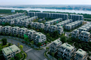 bán căn shophouse mặt đại lộ vịnh đảo đối diện phân khu vip làng châu âu 