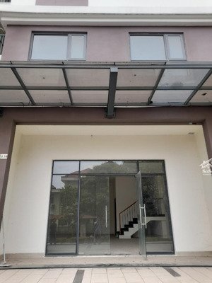 cần bán shophouse mbkd tại green river dt151m2 ( 1 trệt +1 lầu) giá 5tỷ8, đã có sổ hồng
