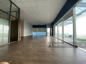 sàn văn phòng quận 10 rộng 80m2 - 30 triệu view hồ bơi, cf, được đăng ký kd, free setup 1 tháng