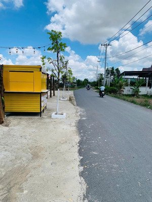 bán đất ở đô thị trung tâm thị trấn cần đước chỉ 1,35 tỷ, thanh toán 300 triệu là sở hữu