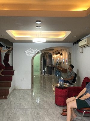 cho thuê mặt bằng phạm hùng q8