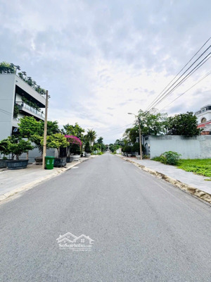 giảm nhanh 800tr còn 32,8 tỷ / 420m2 chính chủ gửi bán lô đất mặt tiền view rạch