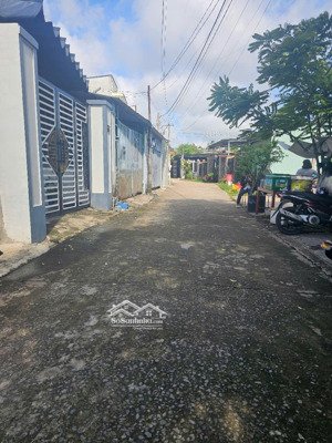 đất thổ cư 175m2 ngang 5 dài 35m. tp thủ dầu một. shr công chứng ngang. cạnh bệnh viện hoàn mỹ