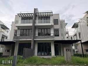 chính chủ cần bán gấp bt song lập phú cát city hoà lạc, giá đất 7.5 tỷ. hướng đn lh:0964588966