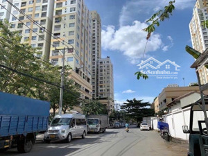 tôi cần bán căn nhà 3 tầng 2 mt trước sau, gần ga metro, xây dựng tâm huyết để ở (5x25m) 14,5 tỷ