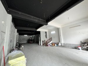 cho thuê mặt bằng tầng 1 - 130 m2 - sàn thông, phù hợp làm kho hàng, văn phòng, cpn