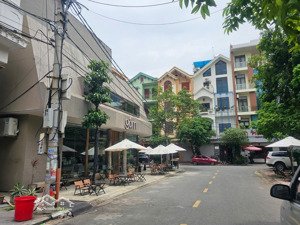 bán khách sạn 9 tầng 38 phòng kinh doanh sầm uất. liên hệ em thông để săn những biệt thự đẹp nhấttp