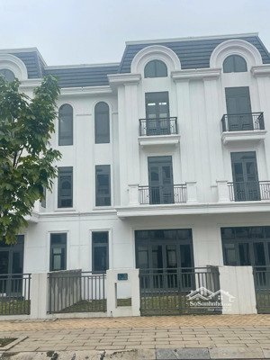 cắt lỗ sau căn liền kề 135m2 view công viên tại crownvillas thái nguyên, đã có sổ / lh 