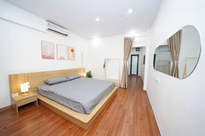 cần cho thuê căn hộ 3 phòng ngủ; diện tích sử dụng 90m2, đẩy đủ nội thất sang trọng