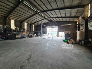 kho cho thuê 1200m² xây fun 1200m giá 40 triệu .đường vĩnh lộc