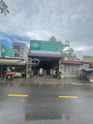 cần sang nhượng cho thuê toàn bộ cửa hàng nội thất 180m2 mặt tiền lã xuân oai, q.9