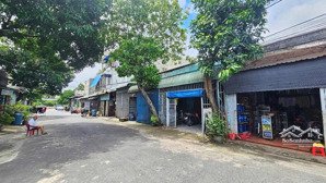 bán dãy trọ 2 kiot và 12 phòng. thu nhập hàng tháng gần 20tr