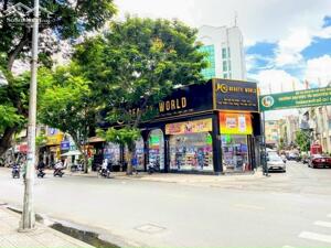 Cho thuê nhà căn góc DT: 40m2 nhà 3 tầng phố Quang Trung, vỉa hè rộng rãi.