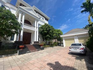 bán biệt thự sang trọng vị trí vàng tại tây ninh