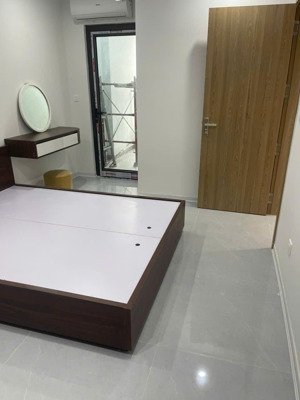 cho thuê cc 69m2, tại pháp vân, nội thất cơ bản, căn góc ban công đông nam, giá 8,5 triệu/th