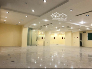 cho thuê mặt bằng trống suốt 1400m2 sàn, vị trí mặt tiền kinh doanh sầm uất sát aeon mall