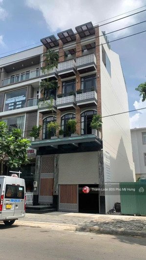chủ gửi em cho thuê nhà phú mỹ hưng. dtsd:350m2 có thang máy. phù hợp văn phòng, kinh doanh. e luân