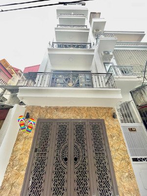 bán tòa ccmn phố giải phóng, gara ô tô, 50m, 6t thang máy, 12.9 tỷ