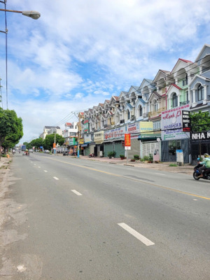 bán nhà 1t3l 5x18m hoàn công, mặt tiền đường đt 743a p. bình an, đang thuê 12tr/th
