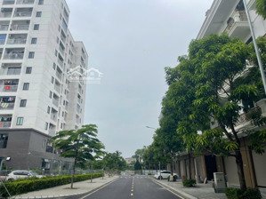 bán nhà liền kề đối diện 3 tòa chung cư kinh doanh cực tốt 