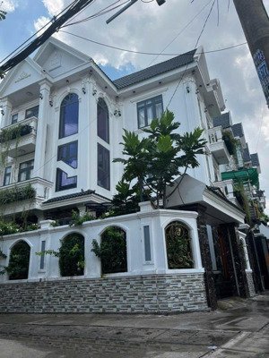bán bt 132m2, 10,5 tỷ, 4pn, 5wc ở đông lân 10, bà điểm, hóc môn, hcm