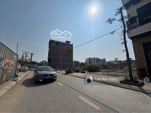 67,5m2 tđc cây đa ko lỗi nhỏ view thoáng