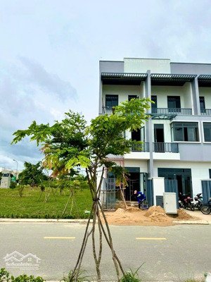 bán nhanh nhà phố chỉ cần bỏ ra 360tr cực rẻ so với khu vực, ngân hàng cho vay 70%