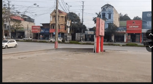 Cho thuê mặt bằng 900m2 tại đường Mê Linh - Khai Quang - Vĩnh Yên . giá : 100tr /tháng