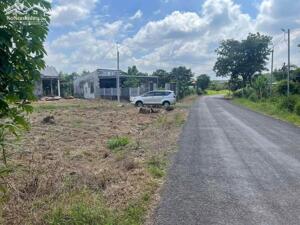 BÁN 2.600M2 GẦN QUỐC LỘ 13, ĐỐI DIỆN CHỢ SHR, THỔ CƯ