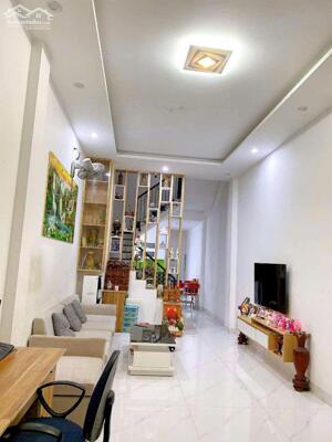 Cho thuê nhà 3 tầng kiệt oto Lê Hữu Trác, Sơn Trà