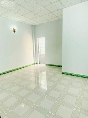 BÁN NHÀ LẦU SỔ HỒNG HOÀN CÔNG KDC 586 GIÁ 2,55 TỶ