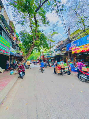 bán tập thể tầng 1 phố thành công, kinh doanh, vỉa hè, ô tô tránh, 68m2, 3 phòng, sổ đỏ chính chủ