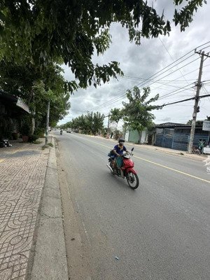 kho xưởng - mặt tiền kinh doanh - 565m2 - gần ngã tư an sương - 10.1 x 56m - chỉ 22 tỷ