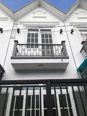 bán nhà riêng tại thạnh lộc 41, 1,5 tỷ, 33m2, hàng hiếm view đẹp