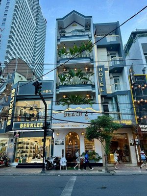 nhà nằm ngay ngã tư khu phố tây sầm uất nhất ở nha trang-38tỷ 110,5m3 có 13 phòng cho thuê 50 triệu
