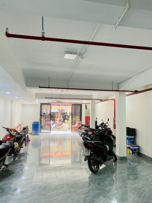chỉ 2tr6 tại trục chính la tinh nhà hoàn thiện full đồ thang máy, phòng cháy chữa cháy đầy đủ
