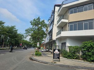bán căn liền kề hud b, 3,5 tầng mặt đường bình than , võ cường tp bắc ninh. giá rẻ .