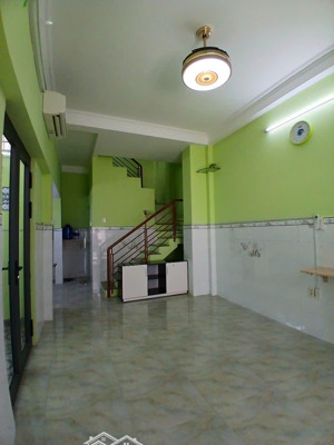 cho thuê nhà hẻm 137 trần đình xu quận 1
căn góc nhà trệt 2 lầu sân đậu xe, ngay chợ
