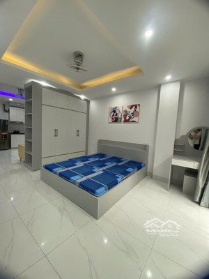 cho thuê nhà riêng 50m2 x 5 tầng mễ trì hạ 6pn khép kín ,kd tốt, ô tô đỗ cửa dòng tiền tốt