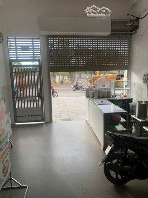 cho thuê nhà mới đẹp mặt tiền lê quang định 3pn, máy lạnh, sân rộng, giếng trời chỉ 11 triệu/tháng