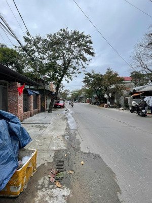 bán nhà mặt tiền 139m2, 4 phòng ngủ, đường tăng bạt hổ, quận phú xuân