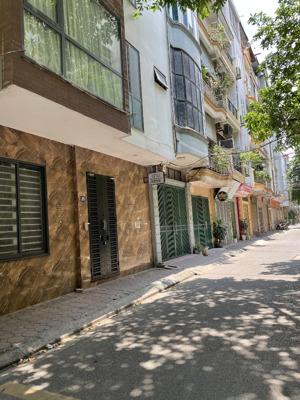 hiếm, nguỵ như kon tum , 45m2 , 7 tầng thang máy , phân lô , ô tô vào nhà giá chỉ 13,8 tỉ