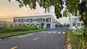 bán nhà phố 1 trệt 1 lầu dự án phước đông new city tây ninh giáp củ chi giá 1,6 tỷ. lh 