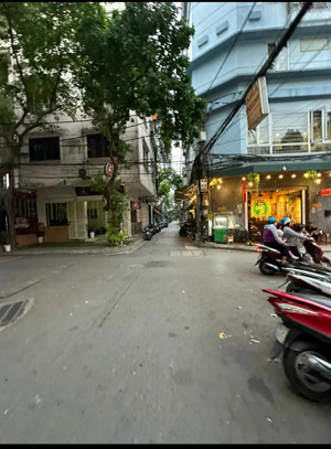 cực hiếm quận thanh xuân vào ở luôn, khu phân lô ô tô, yên tĩnh, dtsd 50m2, giá chỉ 16 tỷ.