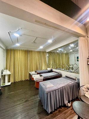 sang nhượng tiệm spa mi gội đầu dưỡng sinh tại quận gò vấp chỉ 69tr. đã sẵn chỉ vào làm